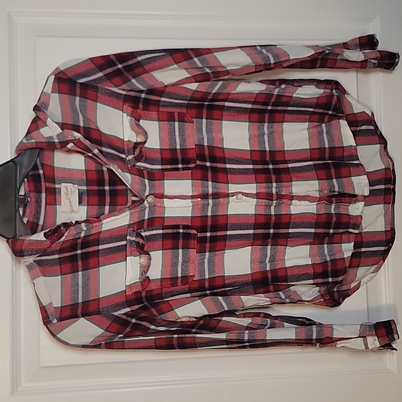 Universal Thread Red and White Plaid Button Down Shirt - Picture 1 of 3